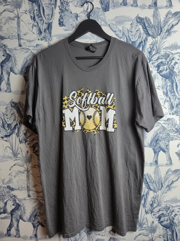 T-shirt Hanes gris imprimé Softball Mom léopard taille Xl