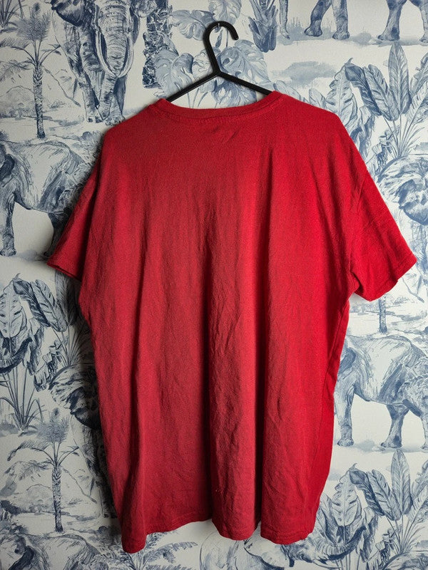 T-shirt Brisco Brands North Pole University Rouge Taille L