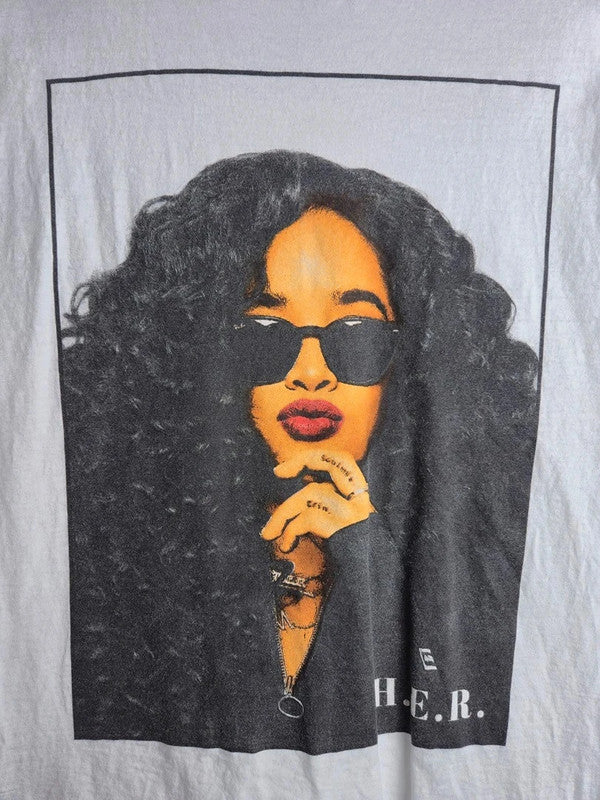 T-shirt H.e.r. blanc imprimé portrait style vintage rap tee M